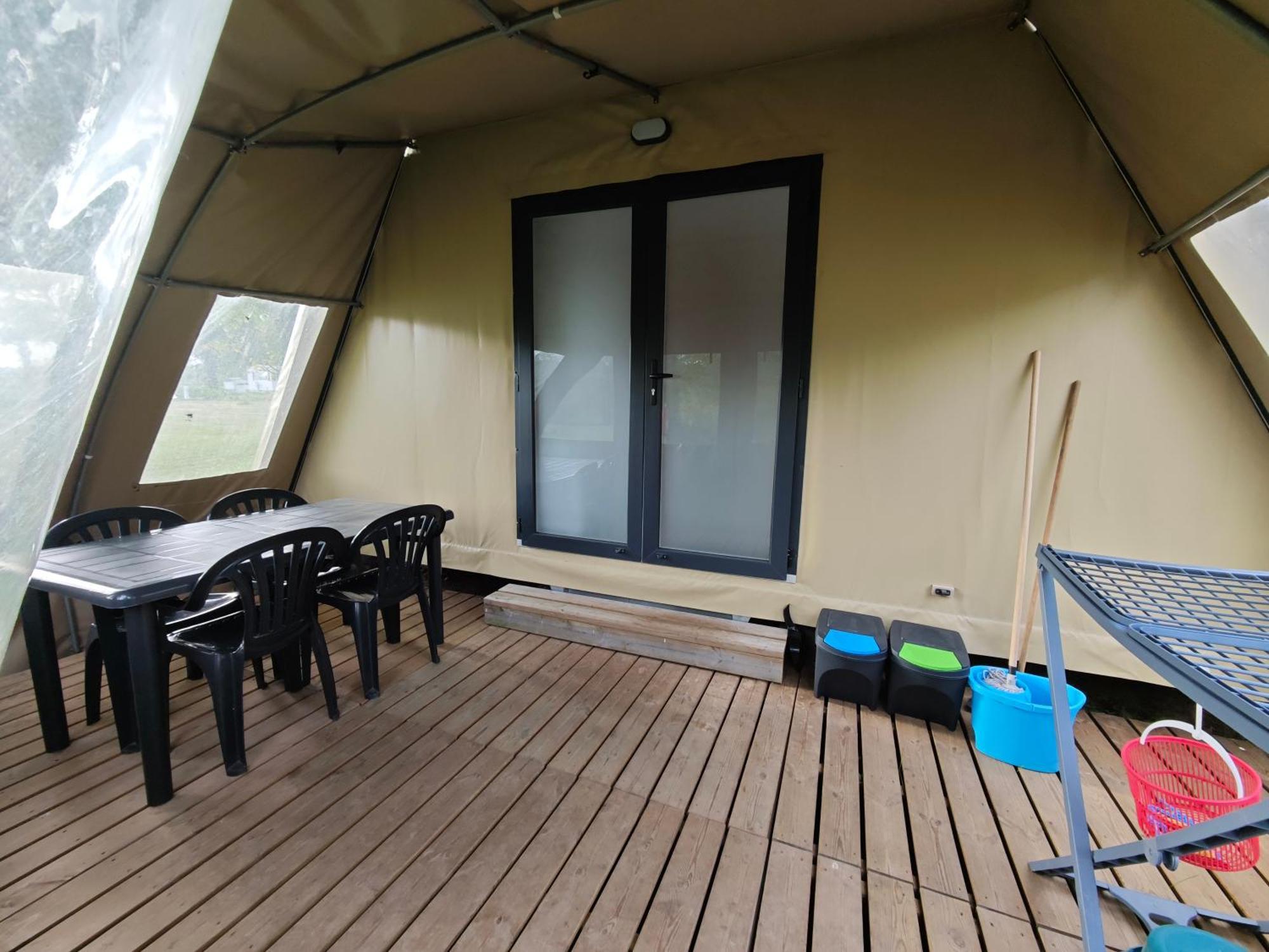 Camping Le Val Aux Fees - Broceliande Concoret Exterior foto